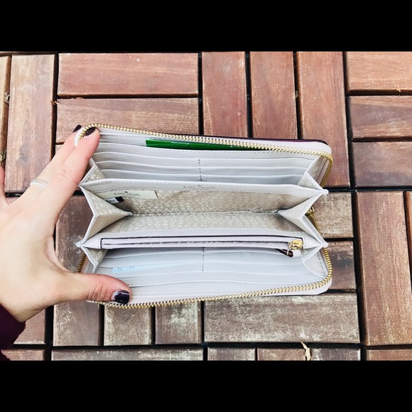 Kate Spade wallet - Picture 4 of 7